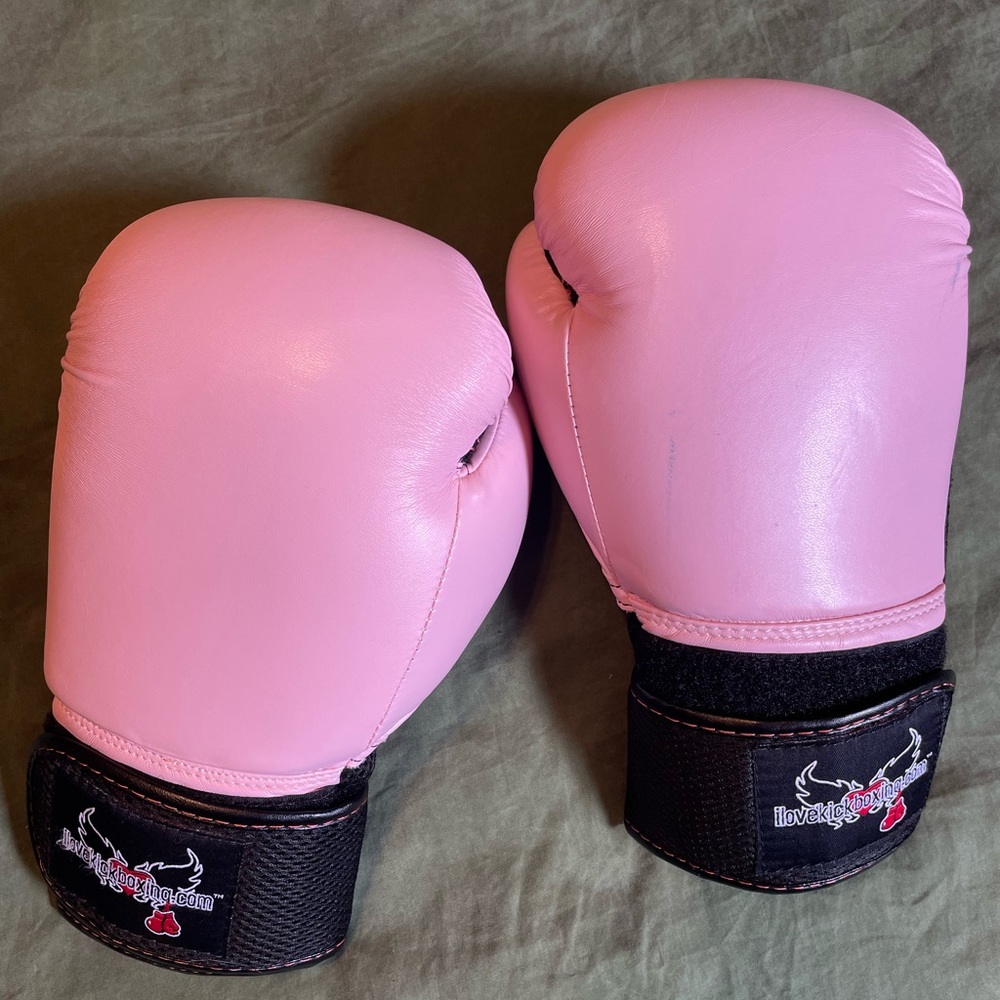 Women’s boxing gloves